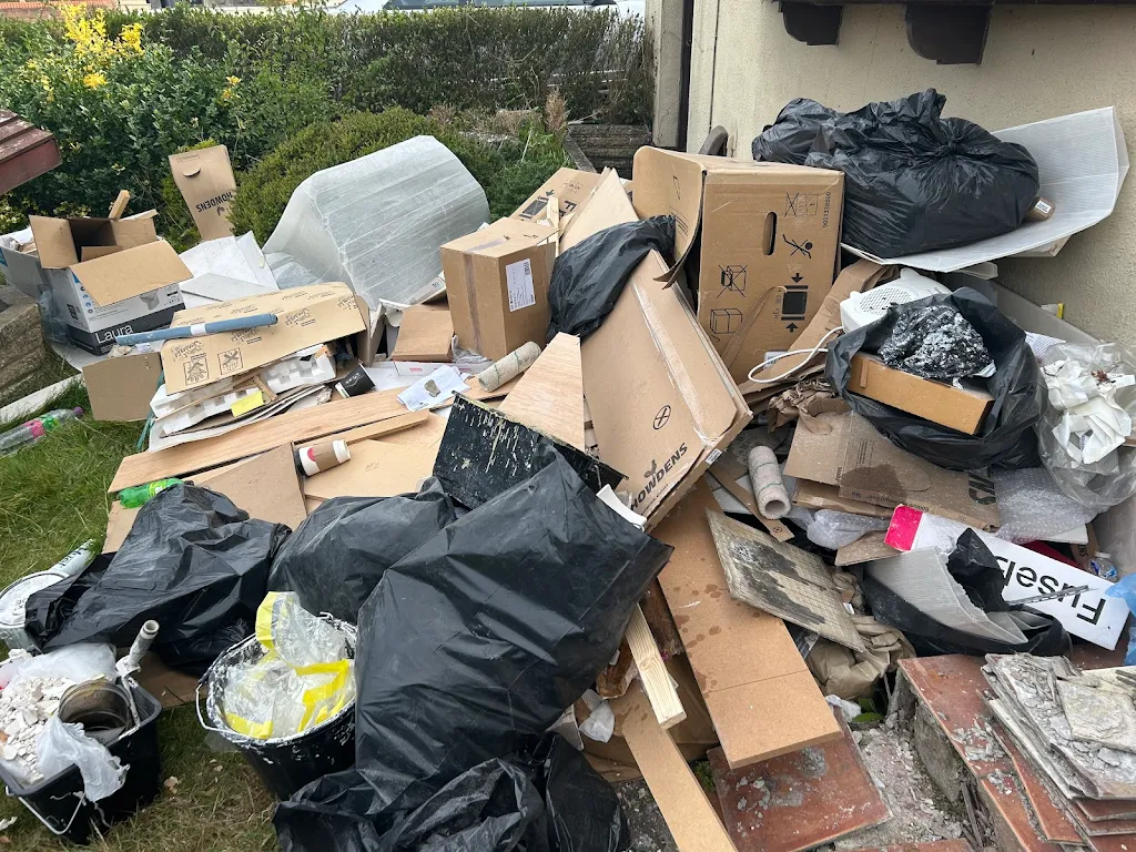 Swift and Reliable Rubbish Removal in Shinfield with RM&K Services